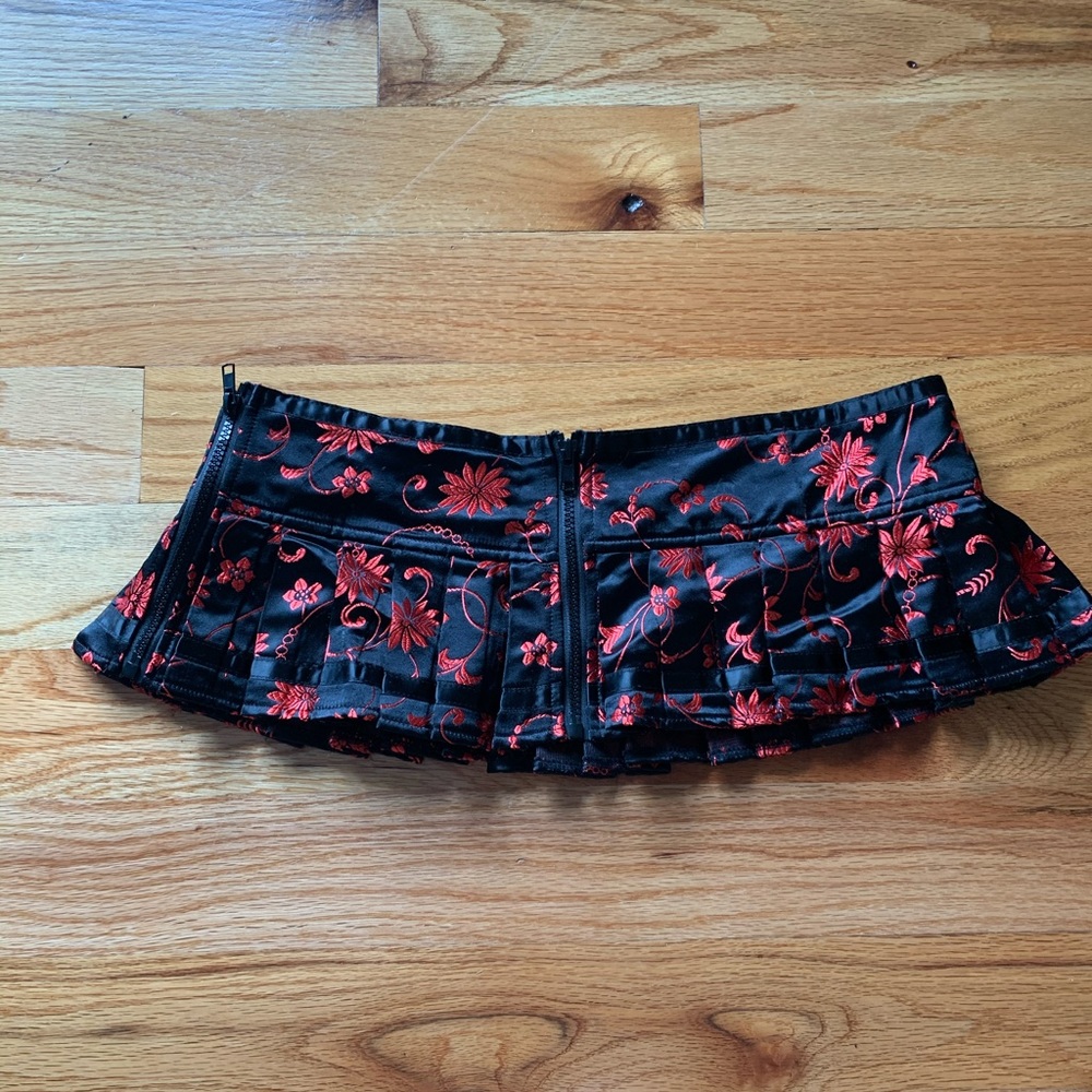 Ruffled silky micro miniskirt zip up Medium